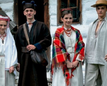 PARKOWE STROJE LUDOWE