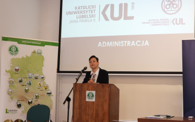 Prof. Anna Haładyj podczas prezentacji oferty edukacyjnej KUL-u