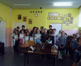 „KARMNIK DLA PTAKÓW”