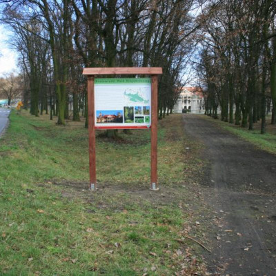 Nowe tablice informacyjne w Krzczonowskim i Kozłowieckim Parku Krajobrazowym. 