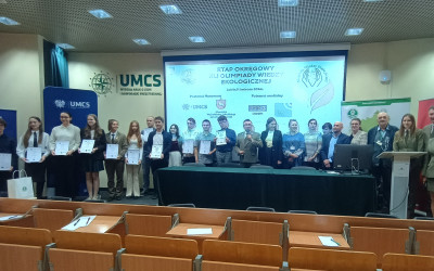 Laureaci i finaliści z Komisją Konkursową