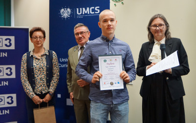 Laureat - Paweł Królikowski z opiekunem