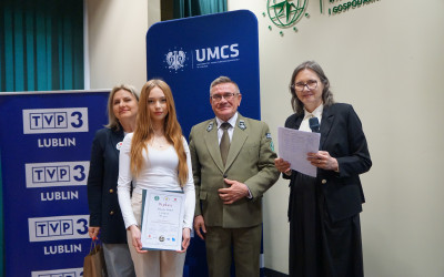 Laureatka - Klaudia Mańkut z opiekunem