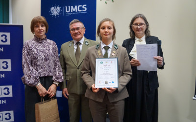 Laureatka Kinga Skrok-Wolska z opiekunem