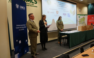 Pani Profesor podczas odczytywania wyników