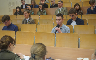 Uczniowie podczas części ustnej (2)