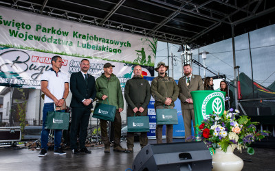 Podziękowanie autorom wystawy fotograficznej -Natura tru i teraz-