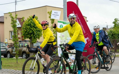 Wjazd grupy rowerowej z Białej Podlaskiej