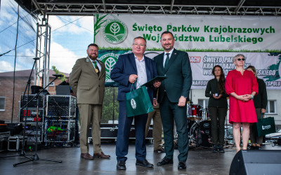 Wręczenie Odznaczenia Przyjaciel Parków Krajobrazowych Panu Burmistrzowi - Jackowi Danielukowi