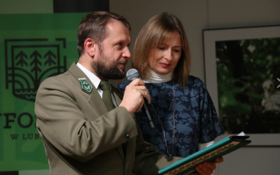 Jolanta Tabor i Krzysztof Wojciechowski, ZLPK, czytają wspomnienia Artura o ptasich przygodach