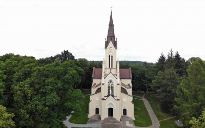 Kościół Rzymskokatolicki pw. Podwyższenia Krzyża Świętego w Sobieszyniefot. J. Szlendak OEE w Sobieszynie